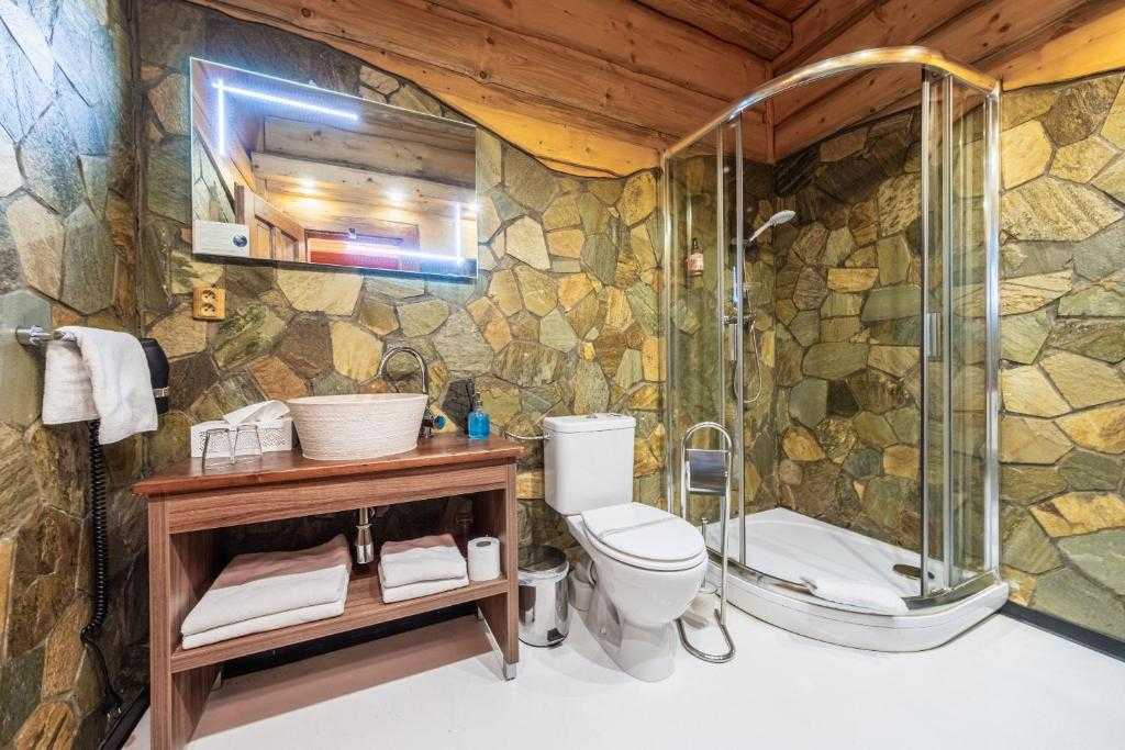 Superior Double Room bathroom - Sport-hotel Šibeniční vrch