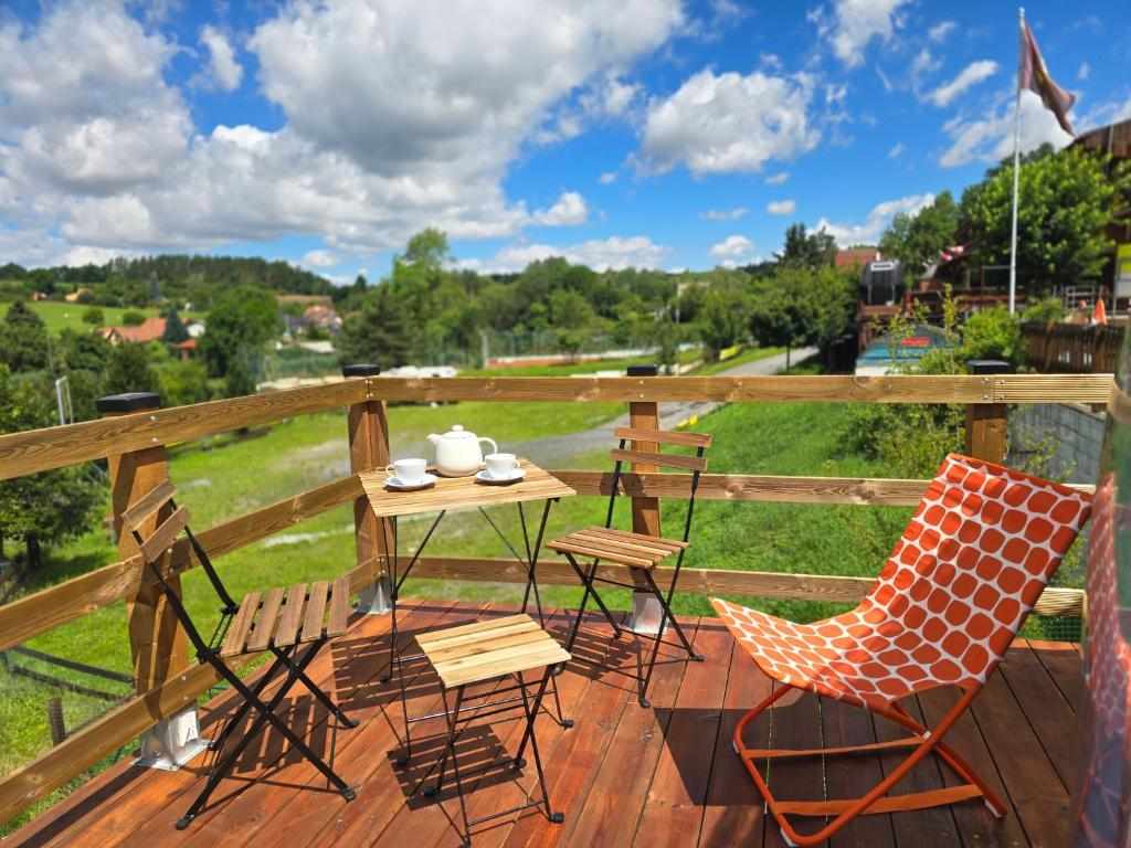 Patio terrace - Sport-hotel Šibeniční vrch